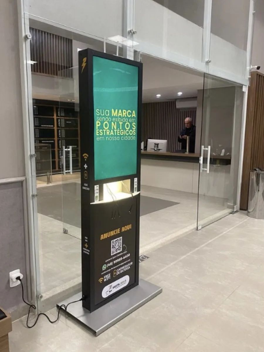 Totem Santa Carga instalado em Florianópolis/SC